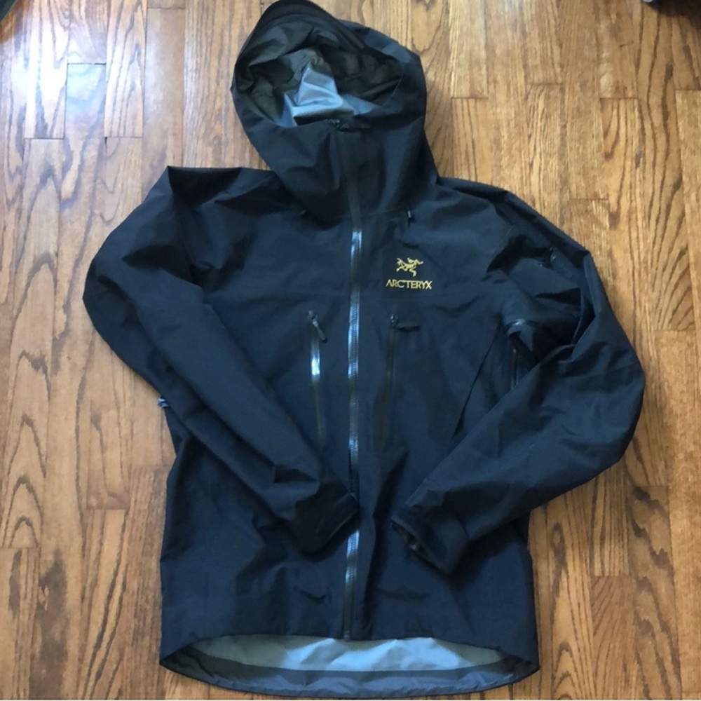 Arc'teryx Alpha SV Black & Gold